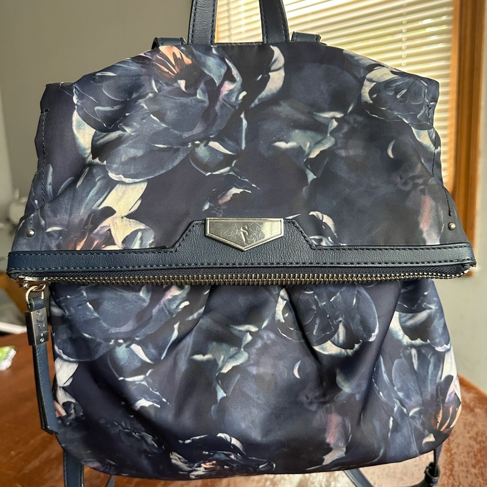 Simply Vera Wang Blue Floral Multi Pocket Bookbag - Picture 3 of 16
